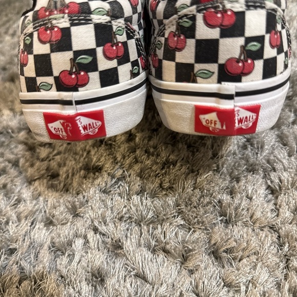 Vans Checkerboard Cherry Sneakers – Women’s Size 5.5 – Retro Skater Vibe - Picture 4 of 6